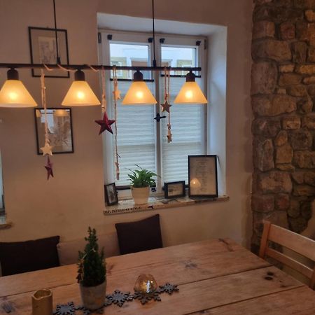 Schoene Ferienwohnung Mit Kamin Neustadt an der Weinstraße Екстериор снимка